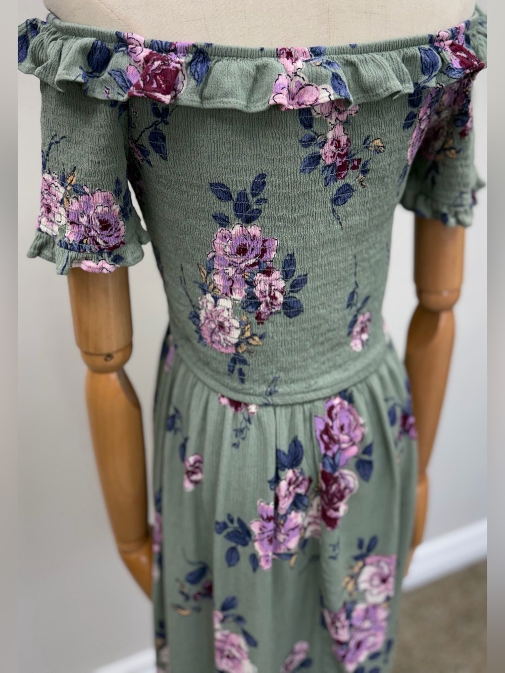 Xhilaration Green Floral Off Shoulder Smocked Dress Medium NWT - Picture 6 of 12